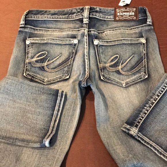 🎁EXPRESS Distressed Jeans - Picture 5 of 13